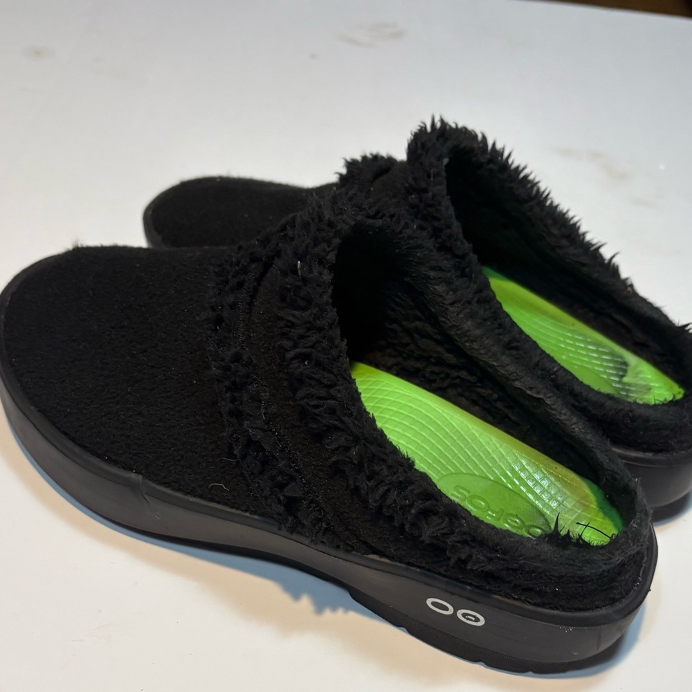 OOFOS Women's OOcoozie Low Shoes, recovery with specialized foam technology